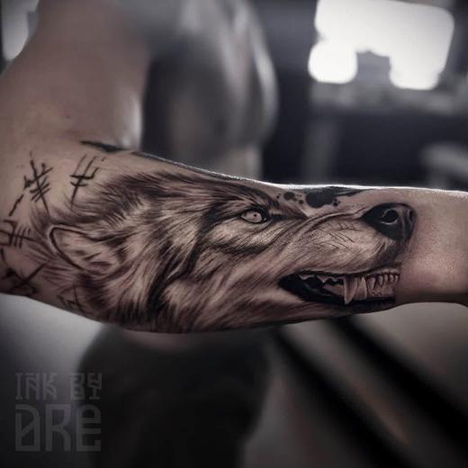 Tatovering udført hos Raven Ink